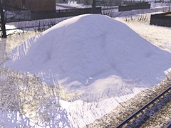 Snow 02 pile 04