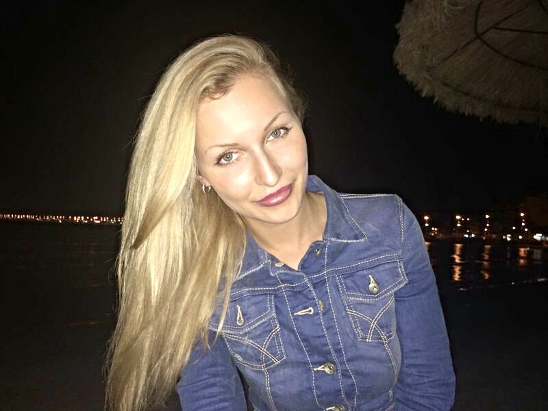 Ане жолобовой. Маша жолобова. Аня жолобова. Анну жолобову. Анну жолобову.