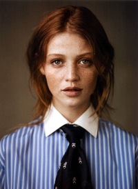 Людмила Петрова