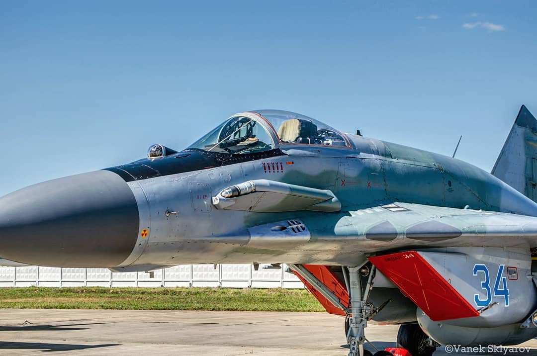 Размах крыла миг 29. Mig-21bis. Сколько лет миге. Сколько лет миге. Миг-21 кандагар.