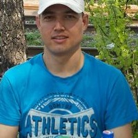 Рустам Холов