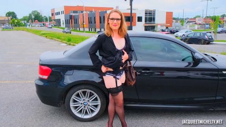 Jacquieetmicheltv - Jaimie, 27, loves the outdoors! Direction Quebec, and Laval in particular, to meet a young lady with a strong and dynamic temperament. Jaimie is a 27-year-old young woman very keen on physical activity in the outdoors, but also on that in the bedroom ... Indeed, this trainer in tourism admits without shame that she goes on naughty plans with guys met at random, which allowed him to learn about bondage in particular! But by coming to meet our team, the beautiful Canadian slut wanted above all to show what she was capable of sexually speaking, with a guy with an athletic physique please!