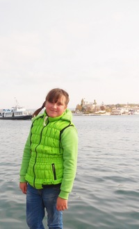 Лола Русанова