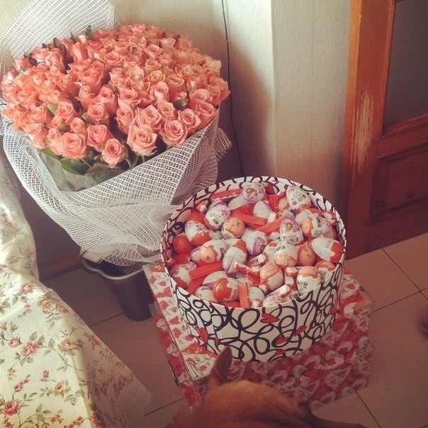 Подарки из киндеров и цветов 770