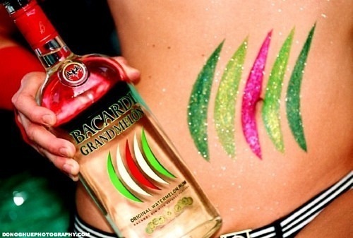 Anna bacardi. Топлес алкогольный напиток