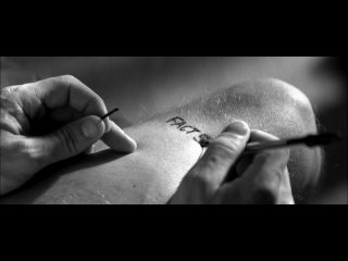 Помни/Memento Кристофер Нолан (2000)