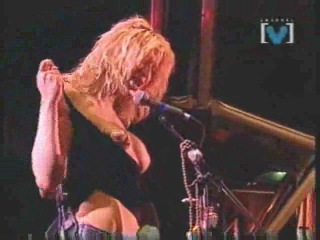 Courtney love upskirt on stage — photo 1