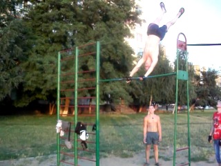 Street-Workout Dolinska - Луна и солнышко на турнике