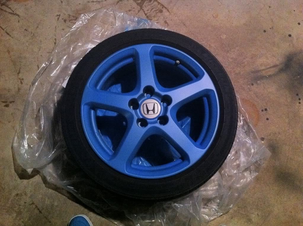 Как покрасить диски жидкой резиной из баллончика - фото