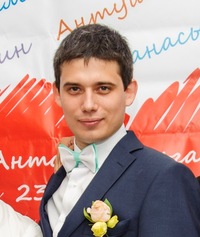Антон Семёнов