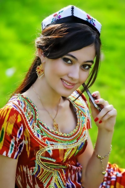 krasivie-foto-uzbekskih-devushek-klinika-razvrata-ginekolog-izvrashenets