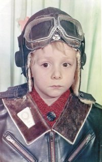 Андрей Константинов