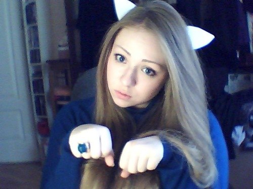 devushka-s-podushkoy-na-veb-kameru-dolgaya-masturbatsiya-devushki