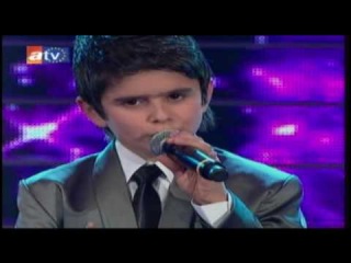 12-летный турок шикарно поет