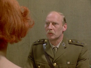 Голый чиновник (Обнаженный служитель общества) / The Naked Civil Servant (1975)