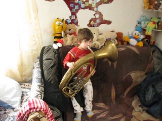 Починаючий трубач.