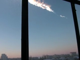 НЛО атакует астеройд. Метеорит в Челябинске 9 утра 15.02.2013.