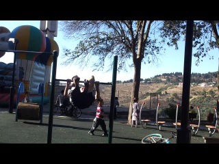 street workout in israel from the city safed2013l in the video:Ivan Bykov Стульчик на турнике вперед и назад.