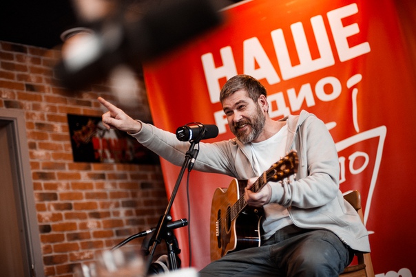 «Сплин» спел на Первом канале! Смотри антологию выступления коллектива в «Вечернем Урганте»: 