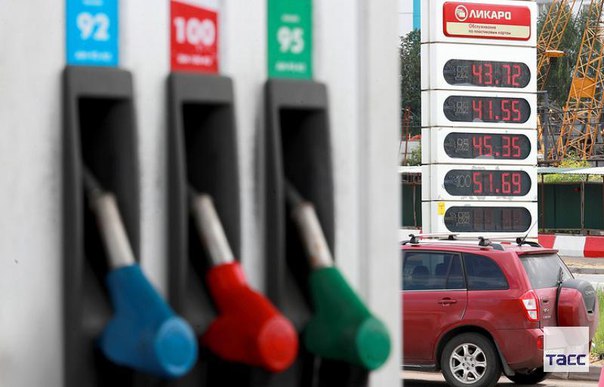 Нефтяные компании готовы сохранить текущие цены на бензин и дизель: