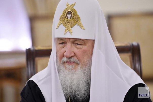 Патриарх Кирилл призвал развивать социальное служение и воспитывать образованных священников: