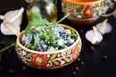 Весенний салат из красной фасоли с творожным сыром