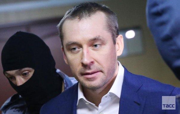 Настоящий полковник. Дмитрий Захарченко готов рассказать, куда пропали изъятые по его делу деньги: 