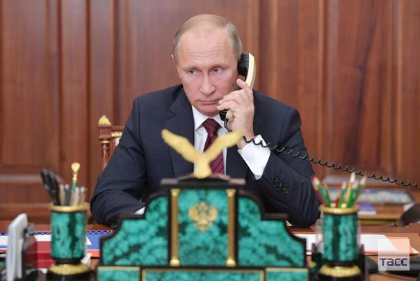 Путин обсудил по телефону с президентом Франции дело экс-полковника ГРУ Скрипаля. Российский лидер назвал обвинения в адрес РФ бездоказательными: 