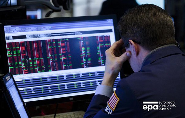 Индекс Dow Jones возобновил рост после падения в начале торгов на Нью-Йоркской бирже:
