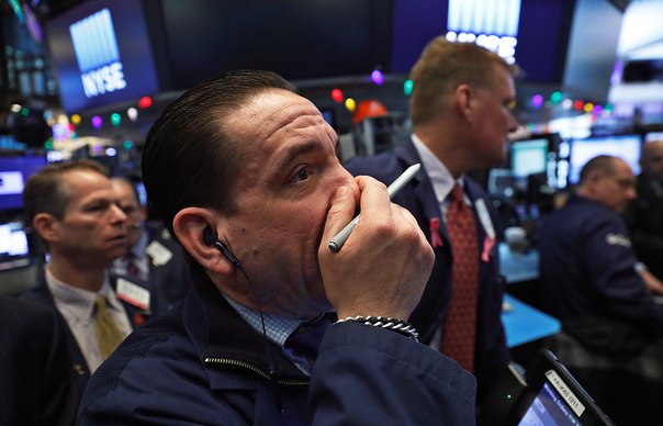 Эксперты говорят, что обвал американских фондовых индексов Dow Jones и S&P 500 5 и 6 февраля — это давно ожидаемая оздоровительная коррекция. Почему произошло падение котировок и в чем виноваты роботы, рассказываем здесь: 