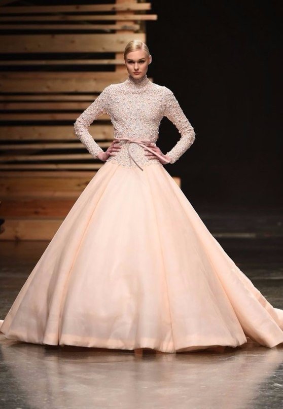 Восхитительные платья с показа Ezra Santos Haute Couture Восхитительные платья с показа Ezra Santos Haute Couture