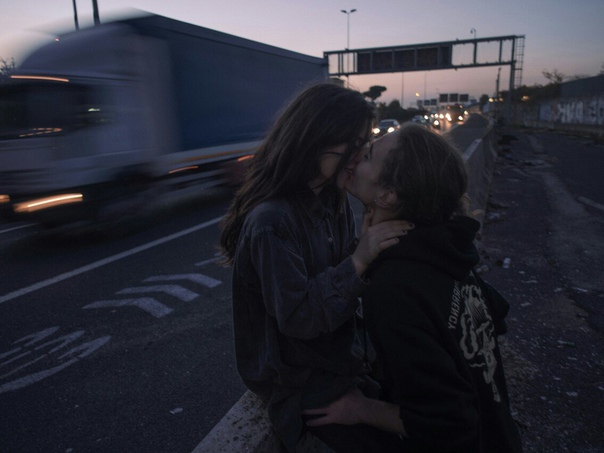 Я Влюблёнными Глазами Смотрел На Неё И Погибал. 🖤. Любовь Бывает Разная, И  Кто Как Выживал.❤