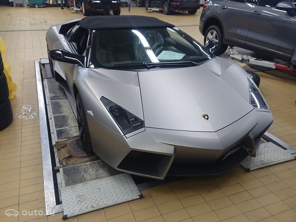 Невероятно мощный и дорогой Lamborghini Reventon Roadster. Автомобиль 2010 года, каких всего было произведено 15 штук. Покупался новым в Италии, ежегодно обслуживался в Европе. 
