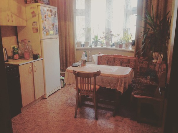 С 1 января сдается часть комнаты (20 кв. м.) в просторной 2-х комнатной квартире для одной девушки до 30 лет и без вредных привычек. С вами буду жить я (Настя 23года) а в соседней комнате девушка 30 лет с собачкой чихуахуа. Т.е. всего 3 человека. <br>В комнате много места и разных шкафчиков, столик, есть балкон. Раздельный санузел, новая стиральная машинка; с января в ванной будет совершенно новая плитка. Живем уже давно и очень дружно. Хозяйка молодая добрая женщина, в квартиру не приезжает и нас не беспокойт) <br>До метро Петровско-Разумовская на автобусе 15мин. Столько же до окружной.Хорошая инфраструктура, в нескольких остановках находится парк с прудом. <br>Немного о себе: я работаю в мед. центре. График сменный. Уважаю чужое пространство и для себя желаю того же; хотелось бы, чтобы после 23:00 в комнате было темно и тихо. <br>Пишите, звоните. Будем Вам рады! <br>Моя страница ВК - фото Фото: С 1 января сдается часть комнаты (20 кв. м.) в просторной 2-х комнатной квартире для одной девушки до 30 лет и без вредных привычек. С вами буду жить я (Настя 23года) а в соседней комнате девушка 30 лет с собачкой чихуахуа. Т.е. всего 3 человека. <br>В комнате много места и разных шкафчиков, столик, есть балкон. Раздельный санузел, новая стиральная машинка; с января в ванной будет совершенно новая плитка. Живем уже давно и очень дружно. Хозяйка молодая добрая женщина, в квартиру не приезжает и нас не беспокойт) <br>До метро Петровско-Разумовская на автобусе 15мин. Столько же до окружной.Хорошая инфраструктура, в нескольких остановках находится парк с прудом. <br>Немного о себе: я работаю в мед. центре. График сменный. Уважаю чужое пространство и для себя желаю того же; хотелось бы, чтобы после 23:00 в комнате было темно и тихо. <br>Пишите, звоните. Будем Вам рады! <br>Моя страница ВК