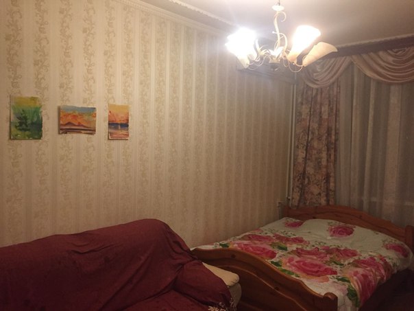 Фото: Ищем 4 девушку на подселение в двухкомнатную квартиру (по 2 девушки в каждой комнате). Комната с белым диваном-кроватью.<br>Нас 3 девочки, студентки художественного вуза. Квартира находится по адресу РЯЗАНСКИЙ ПРОСПЕКТ,27, метро НИЖЕГОРОДСКАЯ, автобусная остановка возле дома. За квартиру платим 35000+ по счётчикам+ залог( залог 35000 разбили на два месяца, когда будем съезжать его отдадут) получится на четверых по 8750+счётчики, а первые два месяца (ноябрь, декабрь) с залогом будем платить по 13125.