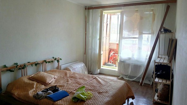 СДАМ КОМНАТУ 16м с балконом В ЦЕНТРЕ МОСКВЫ с 18 сентября <br>м. Таганская, Пролетарская<br><br>22500(ку включены)<br><br>Уютная чистая комната с хорошим ремонтом. Мебель ИКЕА, 2х спальная огромная кровать с ортопедическим матрасом, стеллажи, большой комод, ящики для одежды под кроватью, столик(нет на фото, 50х50),шкаф на балконе, большой шкаф в коридоре, 2х камерный вместительный холодильник, микроволновка, стиральная машина. <br>БОНУС ПАРОВАРКА и КРЕСЛО-КАЧАЛКА<br><br>Оптимально для пары или одного человека. Соседи мирные тихие- 1комната -2е пенсионеров(по 50лет) , 2 комната женщина, работающая на заводе теста для пирожков. <br>Ищем нормальных адекватных людей, не курящих дома. <br>Пешком до Пролетарской 10 мин, до Таганской 25мин, до Волгоградского проспекта 15мин, до Китай города на трамвае 15мин (остановка у дома).<br>Рядом есть несколько магазинов-Перекресток,Дикси,монетка.<br><br>Звоните 892666666051 Мария<br><br>ТОЛЬКО НА ДЛИТЕЛЬНЫЙ СРОК ОТ ГОДА, ЗАКЛЮЧЕНИЕ ДОГОВОРА.<br><br>#сдамжилье #сдамкомнату #ищужилье #москва #сдам #сниму - фото Фото: СДАМ КОМНАТУ 16м с балконом В ЦЕНТРЕ МОСКВЫ с 18 сентября <br>м. Таганская, Пролетарская<br><br>22500(ку включены)<br><br>Уютная чистая комната с хорошим ремонтом. Мебель ИКЕА, 2х спальная огромная кровать с ортопедическим матрасом, стеллажи, большой комод, ящики для одежды под кроватью, столик(нет на фото, 50х50),шкаф на балконе, большой шкаф в коридоре, 2х камерный вместительный холодильник, микроволновка, стиральная машина. <br>БОНУС ПАРОВАРКА и КРЕСЛО-КАЧАЛКА<br><br>Оптимально для пары или одного человека. Соседи мирные тихие- 1комната -2е пенсионеров(по 50лет) , 2 комната женщина, работающая на заводе теста для пирожков. <br>Ищем нормальных адекватных людей, не курящих дома. <br>Пешком до Пролетарской 10 мин, до Таганской 25мин, до Волгоградского проспекта 15мин, до Китай города на трамвае 15мин (остановка у дома).<br>Рядом есть несколько магазинов-Перекресток,Дикси,монетка.<br><br>Звоните 892666666051 Мария<br><br>ТОЛЬКО НА ДЛИТЕЛЬНЫЙ СРОК ОТ ГОДА, ЗАКЛЮЧЕНИЕ ДОГОВОРА.<br><br>#сдамжилье #сдамкомнату #ищужилье #москва #сдам #сниму