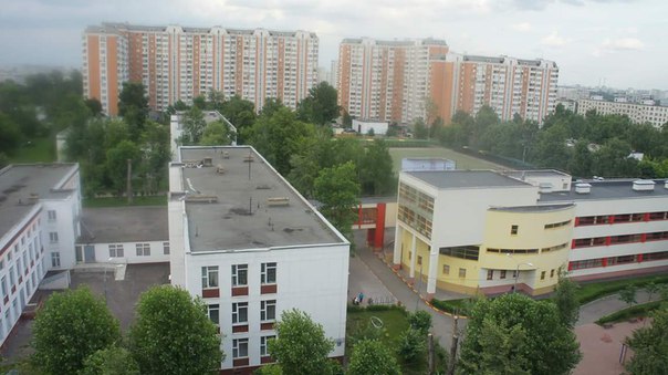 1-комнатная квартира, находящаяся в 7-8 мин. от м. Медведково (пешком). Недавно был сделан ремонт<br><br>Экологически чистый район. 12 этаж, 2 лифта, чистый подъезд. Непроблемные соседи.<br><br>Квартира полностью отмебелирована. Оставим из мебели все! Из техники: два телевизора, холодильник, стиральная машина, микроволновка, кондиционер. <br><br>Стеклопакеты. Хороший вид из окна. Застекленный балкон.<br><br>Рядом два супермаркета Перекресток. Ашан в 20 мин. ходьбы. Несколько парков, благоустроенные дворы. В 5 минутах кинотеатр, несколько банков, почта, школы и дет.сады, несколько недорогих охраняемых парковок, в том числе рядом с подъездом. Также рядом есть фитнес клуб, бассейн.<br><br>Хорошие хозяева. Будем рады аккуратным, порядочным съемщикам.<br><br>Срок - минимум 1 год.<br><br>За подробной информацией пишите мне в личку. <br><br>Буду крайне благодарна за перепост объявления - фото Фото: 1-комнатная квартира, находящаяся в 7-8 мин. от м. Медведково (пешком). Недавно был сделан ремонт<br><br>Экологически чистый район. 12 этаж, 2 лифта, чистый подъезд. Непроблемные соседи.<br><br>Квартира полностью отмебелирована. Оставим из мебели все! Из техники: два телевизора, холодильник, стиральная машина, микроволновка, кондиционер. <br><br>Стеклопакеты. Хороший вид из окна. Застекленный балкон.<br><br>Рядом два супермаркета Перекресток. Ашан в 20 мин. ходьбы. Несколько парков, благоустроенные дворы. В 5 минутах кинотеатр, несколько банков, почта, школы и дет.сады, несколько недорогих охраняемых парковок, в том числе рядом с подъездом. Также рядом есть фитнес клуб, бассейн.<br><br>Хорошие хозяева. Будем рады аккуратным, порядочным съемщикам.<br><br>Срок - минимум 1 год.<br><br>За подробной информацией пишите мне в личку. <br><br>Буду крайне благодарна за перепост объявления