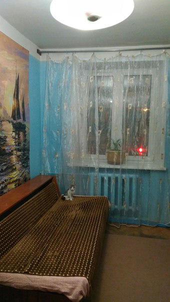 Сдается комната в 2-х комнатной квартире.<br>Три минуты от метро Варшавская.<br>В квартире проживает молодая пара и котейка. <br>Прибираюсь сама, в доме всегда чисто. НО! приветствуем только чистоплотного/ю сожителя.<br>Ремонт старый, но очень уютно, тепло.<br>В квартире есть всё, от постельного белья,одеял и подушек- до посуды.<br>Комната не проходная.<br>17.000+ к/у и свет на троих, депозит.<br>Сдаём на длительный срок.<br>По всем вопросам добро пожаловать- 89057700100 Лиза. - фото Фото: Сдается комната в 2-х комнатной квартире.<br>Три минуты от метро Варшавская.<br>В квартире проживает молодая пара и котейка. <br>Прибираюсь сама, в доме всегда чисто. НО! приветствуем только чистоплотного/ю сожителя.<br>Ремонт старый, но очень уютно, тепло.<br>В квартире есть всё, от постельного белья,одеял и подушек- до посуды.<br>Комната не проходная.<br>17.000+ к/у и свет на троих, депозит.<br>Сдаём на длительный срок.<br>По всем вопросам добро пожаловать- 89057700100 Лиза.