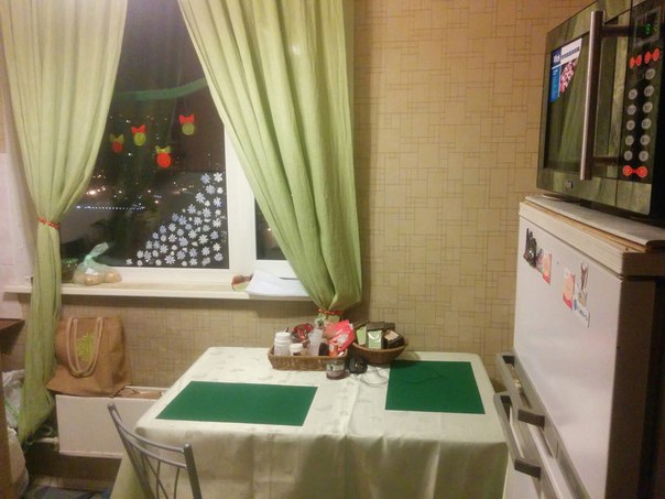 Всех с Новым годом!!!))<br>Ищу девушку на подселение в снимаемую мной однокомнатную квартиру, не зануду! Это очень важно))<br>м.Крылатское буквально 2 минуты от метро, даже можно и быстрее))<br>30 тыс, с каждой по 15 соответственно. +Ку в пределах тысячи.<br>Скорее пишите, вопрос крайне срочный, необходимо решить в течение недели.. - фото Фото: Всех с Новым годом!!!))<br>Ищу девушку на подселение в снимаемую мной однокомнатную квартиру, не зануду! Это очень важно))<br>м.Крылатское буквально 2 минуты от метро, даже можно и быстрее))<br>30 тыс, с каждой по 15 соответственно. +Ку в пределах тысячи.<br>Скорее пишите, вопрос крайне срочный, необходимо решить в течение недели..
