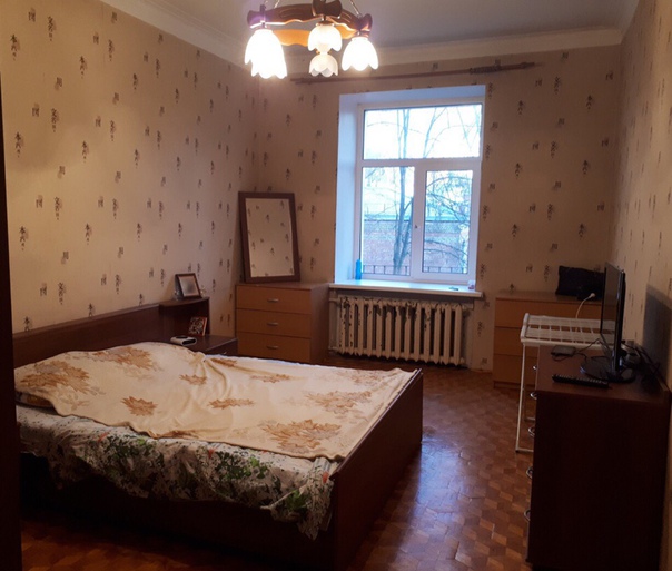Сдам двухкомнатную квартиру на длительный срок, Кунцевская 11, евро-ремонт. <br>Комнаты 20 и 15 метров; кухня 8.5 метра.<br><br>Есть вся техника, в том числе новая стиральная машина; много спальных мест за счёт раскладных кресел/диванов, очень вместительные шкафы; очень большие изолированные комнаты. <br>Уже подключен Wi-Fi. <br>Окна - стеклопакеты, пол - паркет. <br> <br>14 минут пешком от метро Молодёжная. <br> <br>Потолки 3 метра, шикарный балкон. <br>Сталинский дом 1957 года, дом после ремонта. <br>Окна на бульвар и во двор, тихое зелёное место. <br> <br>44 000 + электроэнергия. <br>Страховой залог 44 000 рублей, можно разбить на несколько месяцев. <br>Собственник, без комиссии. <br> <br>Просмотр любое время 24/7. Агентов/риелтеров/посредников просьба не беспокоить. <br>Сейчас живу сам, с 1 июля полностью свободна, если нужно раньше, то готов съехать в любой момент.<br>Никита 8 909 944 23 75<br> - фото Фото: Сдам двухкомнатную квартиру на длительный срок, Кунцевская 11, евро-ремонт. <br>Комнаты 20 и 15 метров; кухня 8.5 метра.<br><br>Есть вся техника, в том числе новая стиральная машина; много спальных мест за счёт раскладных кресел/диванов, очень вместительные шкафы; очень большие изолированные комнаты. <br>Уже подключен Wi-Fi. <br>Окна - стеклопакеты, пол - паркет. <br> <br>14 минут пешком от метро Молодёжная. <br> <br>Потолки 3 метра, шикарный балкон. <br>Сталинский дом 1957 года, дом после ремонта. <br>Окна на бульвар и во двор, тихое зелёное место. <br> <br>44 000 + электроэнергия. <br>Страховой залог 44 000 рублей, можно разбить на несколько месяцев. <br>Собственник, без комиссии. <br> <br>Просмотр любое время 24/7. Агентов/риелтеров/посредников просьба не беспокоить. <br>Сейчас живу сам, с 1 июля полностью свободна, если нужно раньше, то готов съехать в любой момент.<br>Никита 8 909 944 23 75<br>