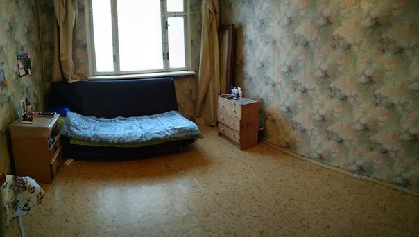 Фото: Ищу девушку для подселения в комнату. Квартира находится около станции метро Ясенево. От квартиры до метро 12 минут пешком. <br>Стоимость 9 тыс. рублей в месяц+ коммунальные услуги 600 рублей в месяц. В соседних комнатах живут девушки, которые появляются только по вечерам, так как работают. Все приветливые и дружелюбные))<br>