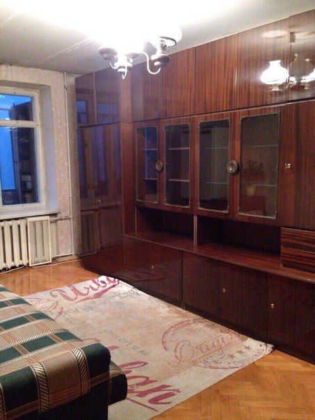 Фото: Срочно! Сдам комнату только одной девушке м. Кунцевская, ул. Багрицкого д.51-19.000 руб. В аренду на длит.срок сдаётся комната в двухкомнатной квартире, метро Кунцевская в пешей доступности (10-12 минут), до Славянского бульвара 3 остановки общественным транспортом. Комната с балконом, большой раскладной диван, кровать, бытовая  техника есть (холодильник, стиральная машина), интернет. Депозит за последний месяц 19.000 руб. <br>Заселение с 1 ноября.<br><br>Вотсап 8-925-821-24-41<br>