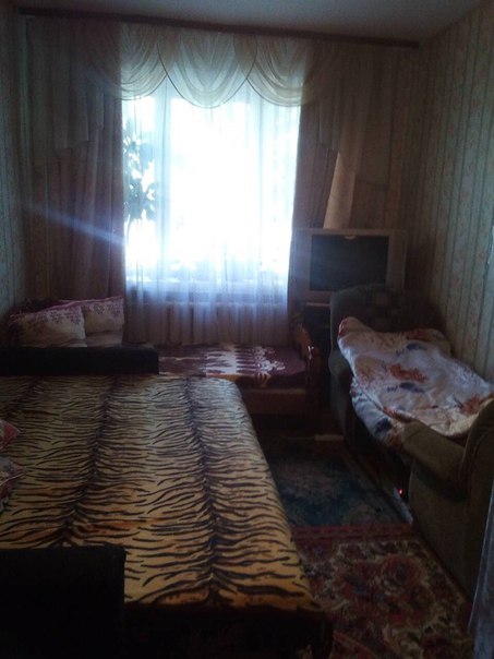 Фото: Здравствуйте! Ищу соседку по комнате. В двухкомнатную квартиру на четырех человек. В квартире есть все необходимое для комфортного проживания. <br>Цена 8 тыс. рублей в месяц. <br>До метро Коломенская 5 минут на трамвае или 18 минут пешком. Рядом Парк и набережная. Много магазинов. <br>Звонить 89686099568<br>