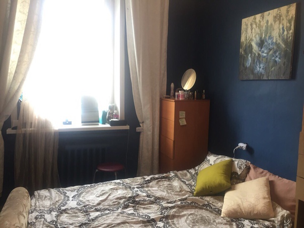 Москва. Сдам комнату 11 м2 - 15 тыс. руб, на 1 месяц - (в период с 1 по 31 августа) желательно для одной девушки. В комнате сделан косметический ремонт. Самый престижный район Москвы: ул. Остоженка, м. Парк культуры, м. Кропоткинская, м. Смоленская. Комната в коммунальной квартире, но соседи все тихие, собственники не проживают, квартира большая и чистая. По близости 5 продуктовых магазинов на любой вкус, аптеки, кафе, рестораны, шикарные набережные, музеи, галереи. До Арбата - 10 мин, до Красной площади - 20 мин пешком. Из окна открывается красивейший вид, при этом дом располагается в тихом переулке и нет перегруженности от туристов. Без риэлтора и депозита. Телефоны для связи 8 915 24 83 721 или 8 985 855 4808 Елена<br> - фото Фото: Москва. Сдам комнату 11 м2 - 15 тыс. руб, на 1 месяц - (в период с 1 по 31 августа) желательно для одной девушки. В комнате сделан косметический ремонт. Самый престижный район Москвы: ул. Остоженка, м. Парк культуры, м. Кропоткинская, м. Смоленская. Комната в коммунальной квартире, но соседи все тихие, собственники не проживают, квартира большая и чистая. По близости 5 продуктовых магазинов на любой вкус, аптеки, кафе, рестораны, шикарные набережные, музеи, галереи. До Арбата - 10 мин, до Красной площади - 20 мин пешком. Из окна открывается красивейший вид, при этом дом располагается в тихом переулке и нет перегруженности от туристов. Без риэлтора и депозита. Телефоны для связи 8 915 24 83 721 или 8 985 855 4808 Елена<br>