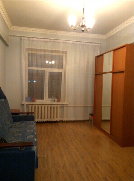 Фото: Двухкомнатная квартира. Сдается изолированная комната для 1й девушки/женщины, желательно до 30 лет. Площадь комнаты 18 кв.м. В квартире будем жить вдвоем. <br>М. Волжская. 12 минут пешком. Сталинка, потолки 3,5 метра, 5й этаж (без лифта). Санузел раздельный. Хороший ремонт, адекватная хозяйка. Вся бытовая техника есть. Рядом с метро парк и пруды, там можно гулять и загорать. Тихий, спокойный район. Через дорогу от дома Пятерочка и Дикси, недалеко есть и другие супермаркеты. <br>Адрес: 7-я ул. Текстильщиков, д.7, корп.4. (870 метров от метро) <br>18т + коммунальные платежи и депозит за последний месяц. Интернет (500 руб., вай-фай) пополам. <br>Заезд с 28 марта.<br>vk.com/batista_batista
