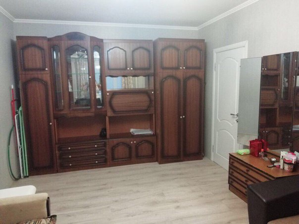 Ищу соседку в комнату.<br>В двухкомнатной квартире снимаю большую комнату 20 кв метров. В соседней комнате тоже живет девушка. Очень уютная комната и квартира. А главное, отличная компания!<br>До метро Братиславская 8-10 мин. пешком. В квартире есть всё необходимое для жизни. Квартира полностью мебелированна. В комнате и на кухне сделан ремонт полгода назад. <br>В районе развитая инфраструктура: 3 больших ТЦ, 2 кинотеатра, Ашан, бассейн, аквапарк, фитнес-клубы, кафе и т.д. В доме располагается магазин Пятёрочка и аптека.<br><br>Кого хотелось бы видеть в качестве соседки: молодую девушку, платежеспособную, порядочную и чистоплотную. Без детей. Без животных.<br>Со своей стороны обещаем уважительное отношение<br><br>Условия по оплате: 10.000 +счетчики и WiFi (делятся на троих).<br>Без залога и риелтора.<br><br>Просьба писать в личные сообщения<br>Соседка, найдись<br> - фото Фото: Ищу соседку в комнату.<br>В двухкомнатной квартире снимаю большую комнату 20 кв метров. В соседней комнате тоже живет девушка. Очень уютная комната и квартира. А главное, отличная компания!<br>До метро Братиславская 8-10 мин. пешком. В квартире есть всё необходимое для жизни. Квартира полностью мебелированна. В комнате и на кухне сделан ремонт полгода назад. <br>В районе развитая инфраструктура: 3 больших ТЦ, 2 кинотеатра, Ашан, бассейн, аквапарк, фитнес-клубы, кафе и т.д. В доме располагается магазин Пятёрочка и аптека.<br><br>Кого хотелось бы видеть в качестве соседки: молодую девушку, платежеспособную, порядочную и чистоплотную. Без детей. Без животных.<br>Со своей стороны обещаем уважительное отношение<br><br>Условия по оплате: 10.000 +счетчики и WiFi (делятся на троих).<br>Без залога и риелтора.<br><br>Просьба писать в личные сообщения<br>Соседка, найдись<br>