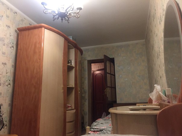 Фото: Ищем соседку на подселение, в 3к кв (2 изолированных комнаты (в одной живут 2 девочки), одна комната общая) . Жить по 2 человека в комнате (у каждой отдельное спальное место, естественно). Требования к кандидатке- молодая, веселая, чистоплотная, платежеспособная! 5мин пешком от м. Ботанический сад. По всем вопросам в личку. Велкам! У нас круто!  10500 + коммунарка + 125 рублей интернет +10500  залог<br>