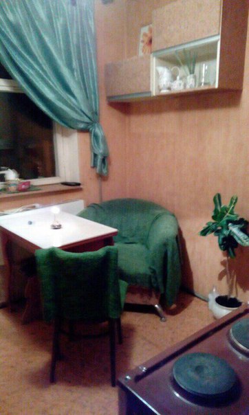 Сдаются комната в 3-ех комнатной квартире !!!<br>Только на долгий срок!!! Заселение с 4 февраля<br><br>м.Рязанский пр-т./м.Кузьминки<br><br>Большая комната с двуспальной кроватью , двумя шкафами и креслом.<br>20 000руб.(коммунальные услуги включены в стоимость)<br><br>В эту комнату рассмотрим двух девушек или тихую семейную пару без детей.<br><br>Квартира на 13 этаже 14 этажного дома (1 собственник), просторная, со свежим косметическим ремонтом. Комнаты изолированные. Соседки - две молодые девушки. На кухне есть балкон. В шаговой доступности красивый парк, магазины ( пятерочки, магнит косметик, автомагазин ), сбербанк, детская и взрослая поликлиники.<br>До метро 10-15 мин прогулочным шагом. С животными кандидатов не рассматриваем.<br><br>Телефон: 8 985 293 7075<br>Светлана( хозяйка ) - фото Фото: Сдаются комната в 3-ех комнатной квартире !!!<br>Только на долгий срок!!! Заселение с 4 февраля<br><br>м.Рязанский пр-т./м.Кузьминки<br><br>Большая комната с двуспальной кроватью , двумя шкафами и креслом.<br>20 000руб.(коммунальные услуги включены в стоимость)<br><br>В эту комнату рассмотрим двух девушек или тихую семейную пару без детей.<br><br>Квартира на 13 этаже 14 этажного дома (1 собственник), просторная, со свежим косметическим ремонтом. Комнаты изолированные. Соседки - две молодые девушки. На кухне есть балкон. В шаговой доступности красивый парк, магазины ( пятерочки, магнит косметик, автомагазин ), сбербанк, детская и взрослая поликлиники.<br>До метро 10-15 мин прогулочным шагом. С животными кандидатов не рассматриваем.<br><br>Телефон: 8 985 293 7075<br>Светлана( хозяйка )