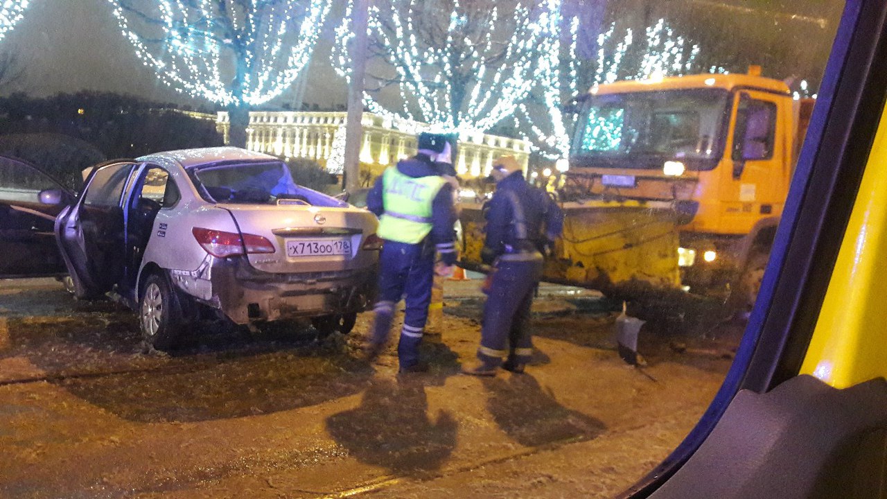 Пассажир "Яндекс.Такси" погиб в страшном ДТП в самом центре Петербурга