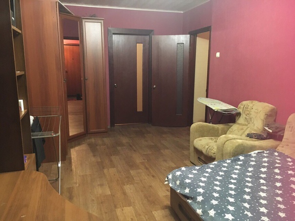 Сдается проходная комната одному парню спокойному, чистоплотному в трехкомнатной квартире, в пешей доступности от метро Печатники. В квартире живу я, в другой комнате -парень. Санузел раздельный.<br>15 000 р.мес., залог 15 000р, коммуналка (+интернет) выходит примерно 1100-1300 с человека. За подробностями писать в лс!<br><br> - фото Фото: Сдается проходная комната одному парню спокойному, чистоплотному в трехкомнатной квартире, в пешей доступности от метро Печатники. В квартире живу я, в другой комнате -парень. Санузел раздельный.<br>15 000 р.мес., залог 15 000р, коммуналка (+интернет) выходит примерно 1100-1300 с человека. За подробностями писать в лс!<br><br>